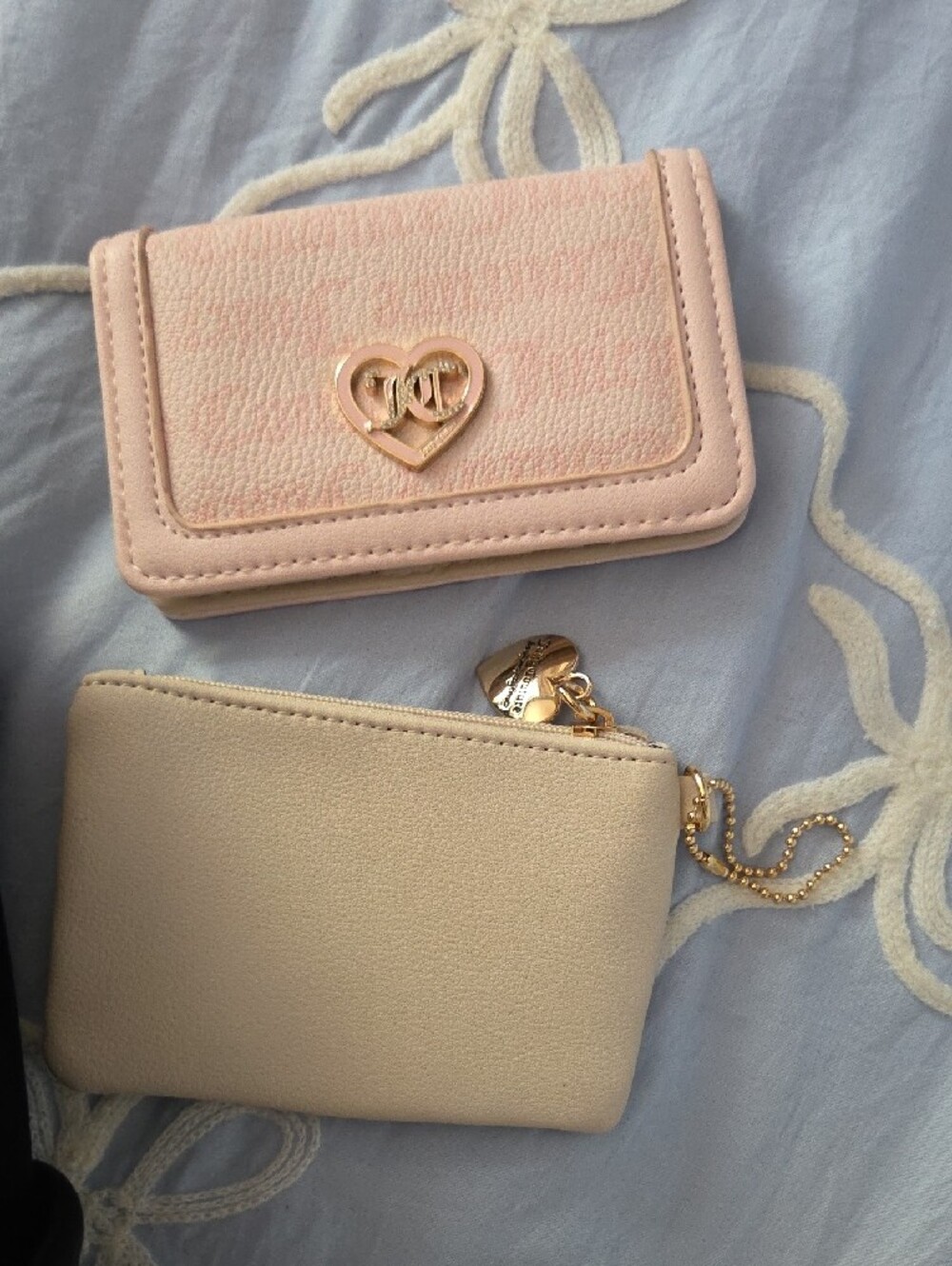 Juicy Couture Black Velvet Backpack with Cream Trim W/ Small Wallet And Pouch - Picture 2 of 7